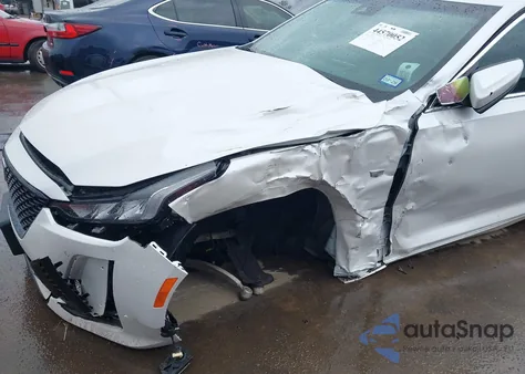 2024 Cadillac Ct5 Premium Luxury z USA, uszkodzony, nr VIN 1G6DN5RW5R0104409